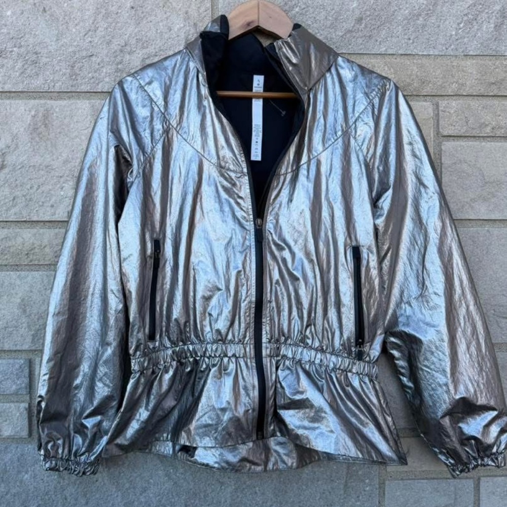 Lululemon Stronger As One Jacket Sz 6